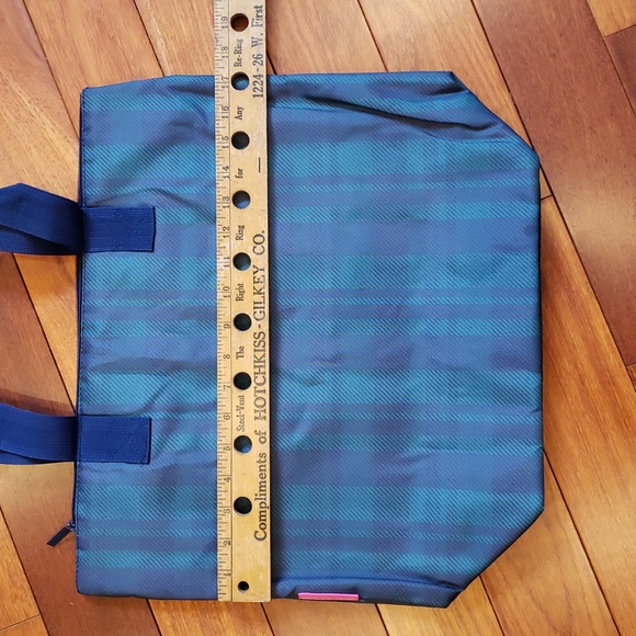 Polyester canvas tote bag. Lightweight, Insulated. New with tags. - Picture 5 of 8